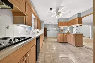 5610 Belrose Dr, Houston, TX 77035 - Photo 16