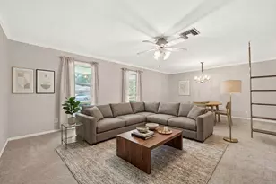5610 Belrose Dr, Houston, TX 77035 - Photo 2