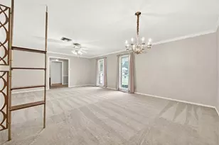 5610 Belrose Dr, Houston, TX 77035 - Photo 10