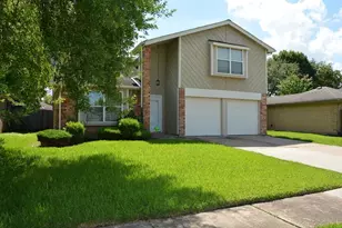 3703 Embarcadero Dr, Houston, TX 77082 - Photo 2