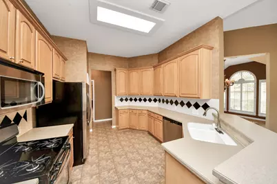 7310 Whistle Court, Sugar Land, TX 77479 - Photo 4