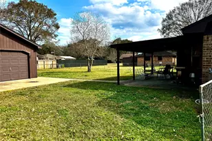 615 Roene Ln, West Columbia, TX 77486 - Photo 10