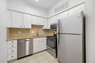 2100 Tanglewilde St, Houston, TX 77063 - Photo 4