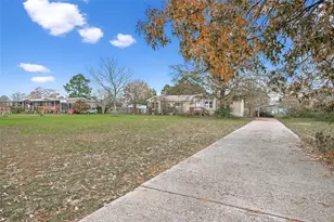 11735 E Old Oak Trail, Willis, TX 77378 - Photo 36