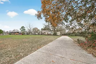 11735 E Old Oak Trail, Willis, TX 77378 - Photo 2