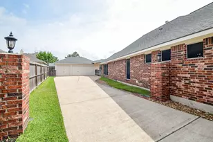 11301 Misty Morning St, Pearland, TX 77584 - Photo 6