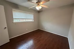 8038 Carvel Ln, Houston, TX 77036 - Photo 16