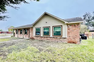 8038 Carvel Ln, Houston, TX 77036 - Photo 2