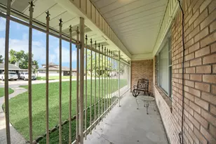 138 W Wellington St, Houston, TX 77076 - Photo 6