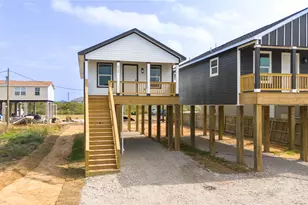 835 22nd St, San Leon, TX 77539 - Photo 2