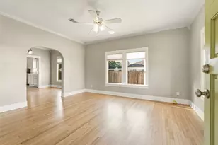 2223 Singleton St, Houston, TX 77008 - Photo 4