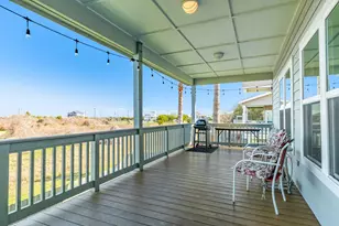 12828 E Conquistador Dr, Galveston, TX 77554 - Photo 4