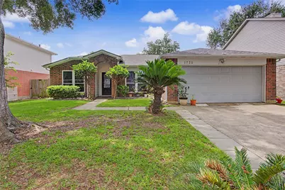 1730 Oak Valley Drive, Kemah, TX 77565 - Photo 1