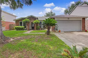 1730 Oak Valley Dr, Kemah, TX 77565 - Photo 1