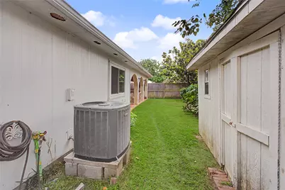 1730 Oak Valley Drive, Kemah, TX 77565 - Photo 24