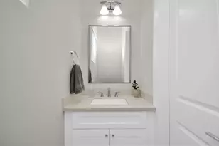 2504 W Tidwell Rd, Houston, TX 77091 - Photo 14