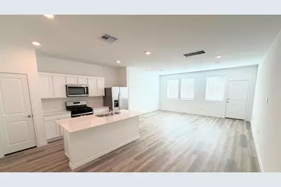 947 Moon Drop Lane, Houston, TX 77909 - Photo 2