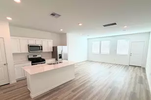 947 Moon Drop Ln, Houston, TX 77909 - Photo 2