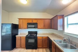 7906 Emerald Oak Dr, Texas City, TX 77591 - Photo 6