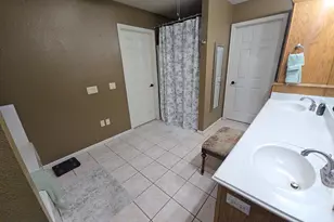 4 Hickory Ln, Dayton, TX 77535 - Photo 16