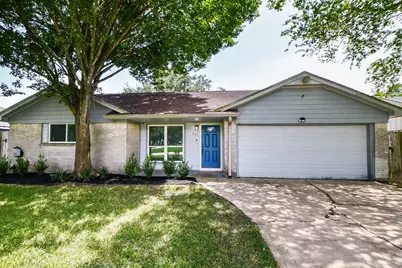 1013 W Sidnor Street, Alvin, TX 77511 - Photo 1