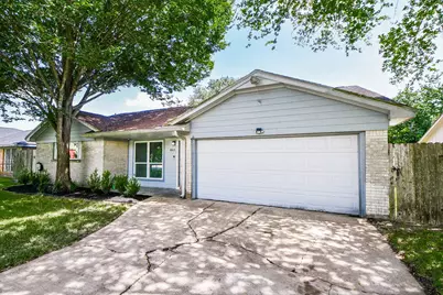 1013 W Sidnor Street, Alvin, TX 77511 - Photo 2