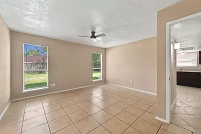7726 Chaseview Drive, Houston, TX 77489 - Photo 10