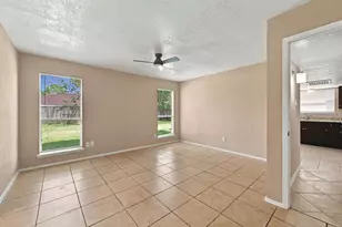 7726 Chaseview Dr, Houston, TX 77489 - Photo 10