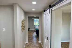 12442 Ashcroft Dr, Houston, TX 77035 - Photo 2