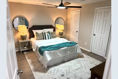 12442 Ashcroft Drive, Houston, TX 77035 - Photo 16