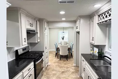 12442 Ashcroft Drive, Houston, TX 77035 - Photo 8