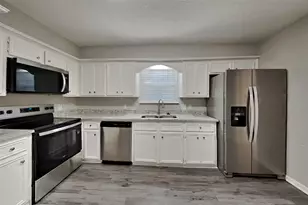 505 S Rivershire Dr, Conroe, TX 77304 - Photo 4