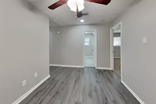 505 S Rivershire Dr, Conroe, TX 77304 - Photo 18