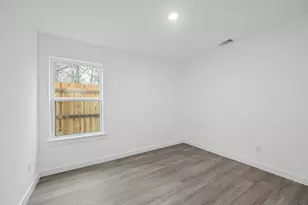 7804 Crestview Dr, Houston, TX 77028 - Photo 8