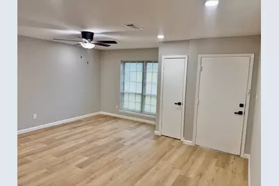 620 Circle Way, Alvin, TX 77511 - Photo 4