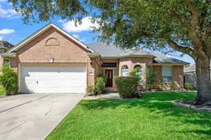 11402 Bucks Bridge Ln, Sugar Land, TX 77498 - Photo 2