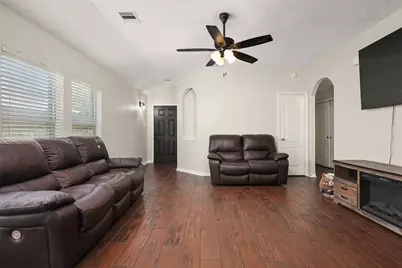 9210 Creekside Drive, Hitchcock, TX 77563 - Photo 6