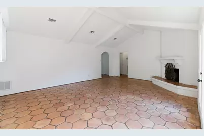 7738 Beaudelaire Circle, Galveston, TX 77551 - Photo 4