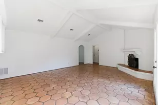 7738 Beaudelaire Cir, Galveston, TX 77551 - Photo 4