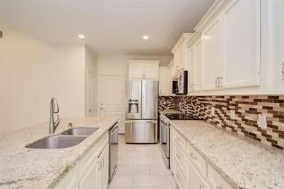 10572 Twin Oak Drive, Conroe, TX 77385 - Photo 12
