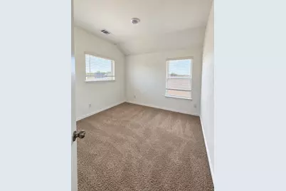 517 Oak Chase Avenue, Dayton, TX 77535 - Photo 8