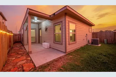 6409 Hollock Meadows Lane, Houston, TX 77048 - Photo 22