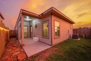6409 Hollock Meadows Ln, Houston, TX 77048 - Photo 22