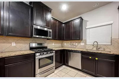 6409 Hollock Meadows Lane, Houston, TX 77048 - Photo 10