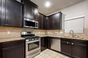 6409 Hollock Meadows Ln, Houston, TX 77048 - Photo 10