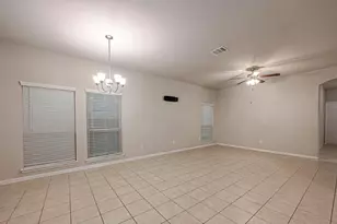 6409 Hollock Meadows Ln, Houston, TX 77048 - Photo 18