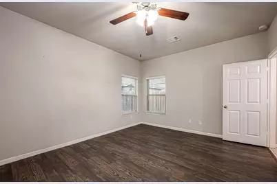 6409 Hollock Meadows Lane, Houston, TX 77048 - Photo 14