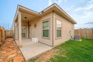 6409 Hollock Meadows Ln, Houston, TX 77048 - Photo 18