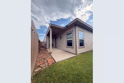 6409 Hollock Meadows Lane, Houston, TX 77048 - Photo 20