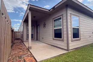 6409 Hollock Meadows Ln, Houston, TX 77048 - Photo 20